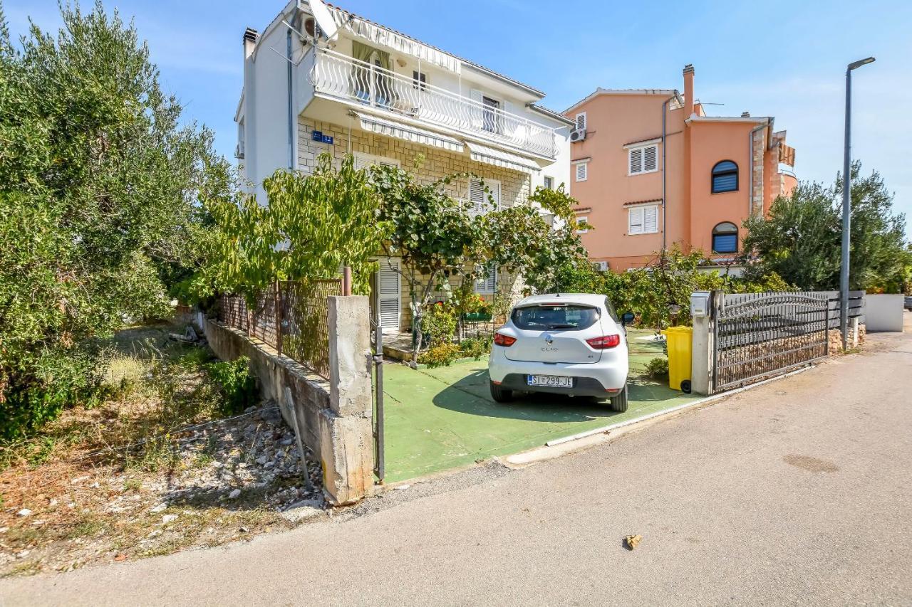 Apartments Karleusa Rogoznica  Exterior photo